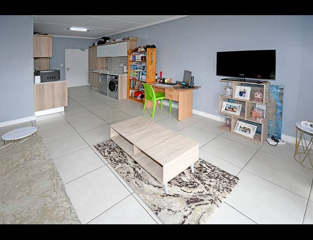 1 BEDROOM APARTMENT FOR SALE IN MODDERFONTEIN